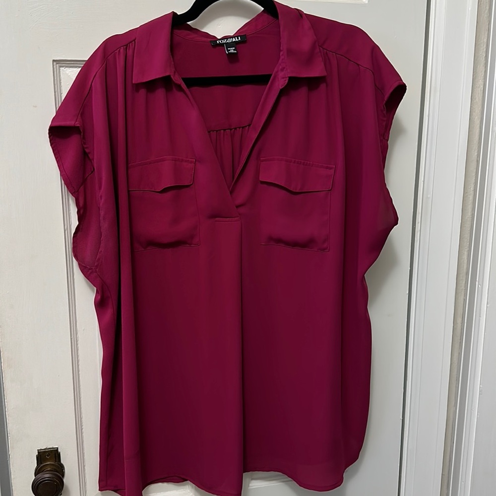 Roz and Ali size 2X burgundy top